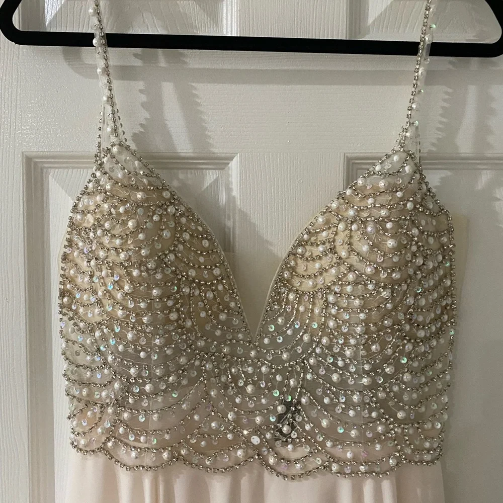 Windsor Formal Pearl Chiffon Dress - Picture 4 of 10